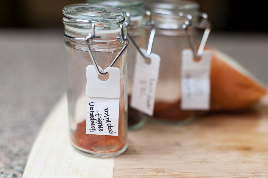 spices for spicy cheese pasta 