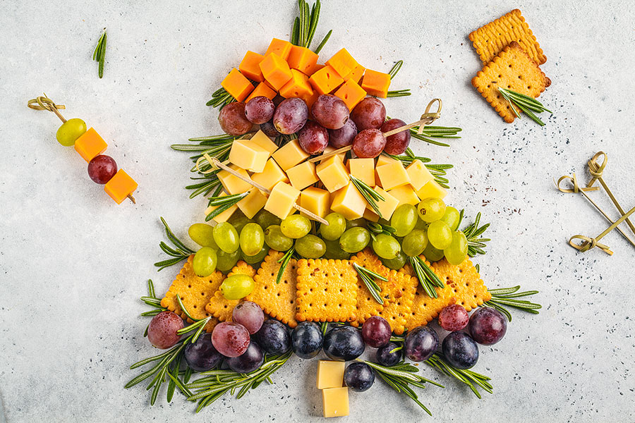 Forks Corks and Brews Make a Christmas Tree Charcuterie Board