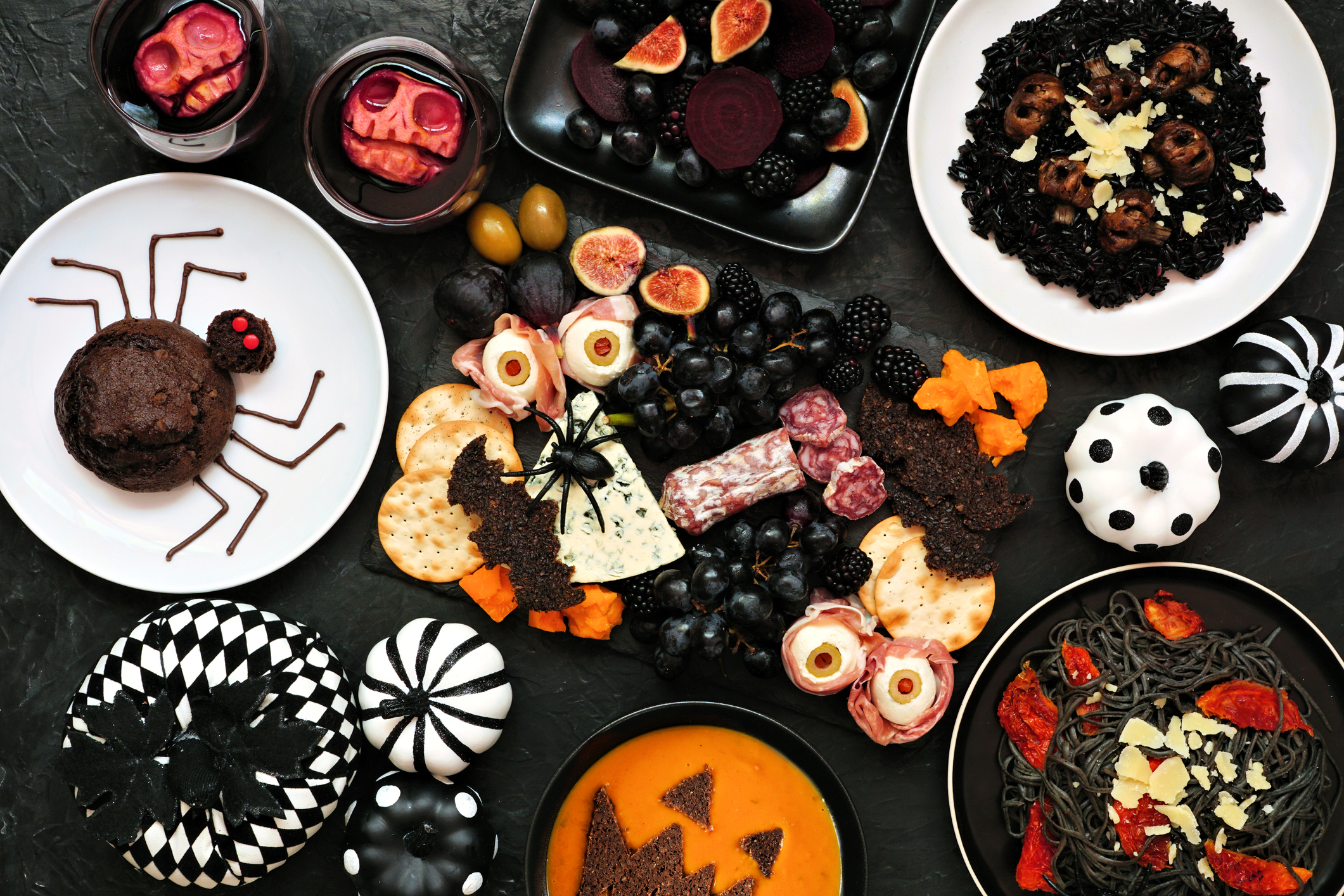 ideas for making a Halloween charcuterie board